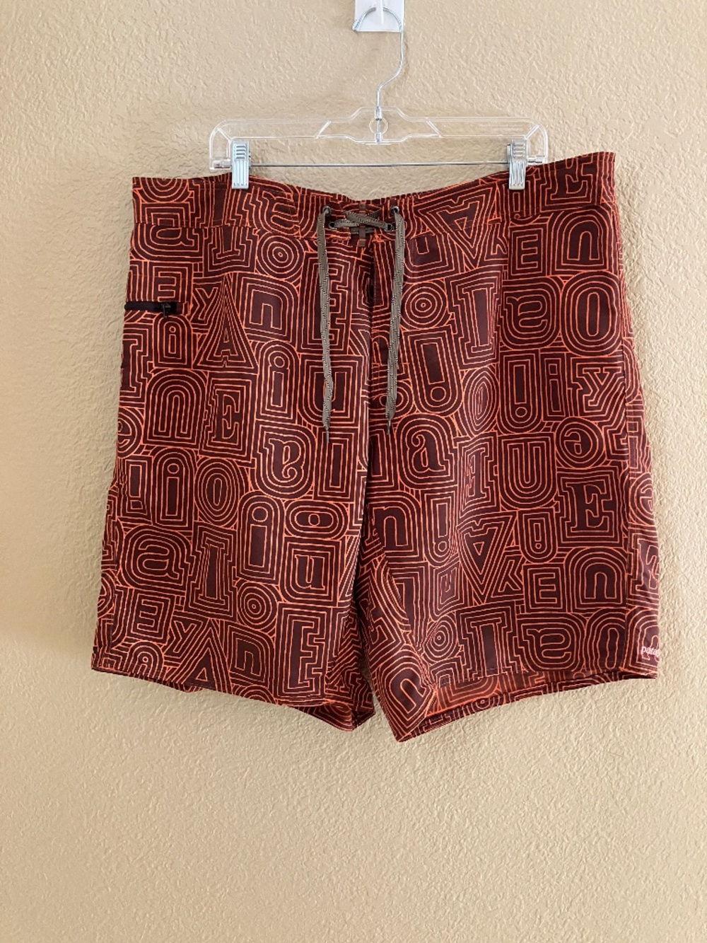 Patagonia Wavefarer Board Shorts Mens Size 40 Unlined Geo Print